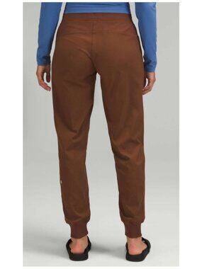 Lululemon Womens Sz 6 Dance Studio Jogger Pants In Roasted Brown